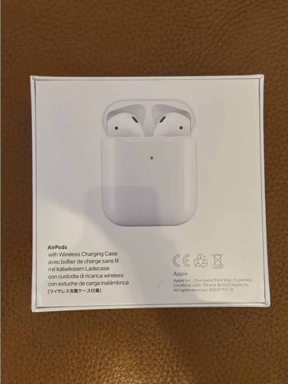 Apple AirPods Wireless Charging Case - White